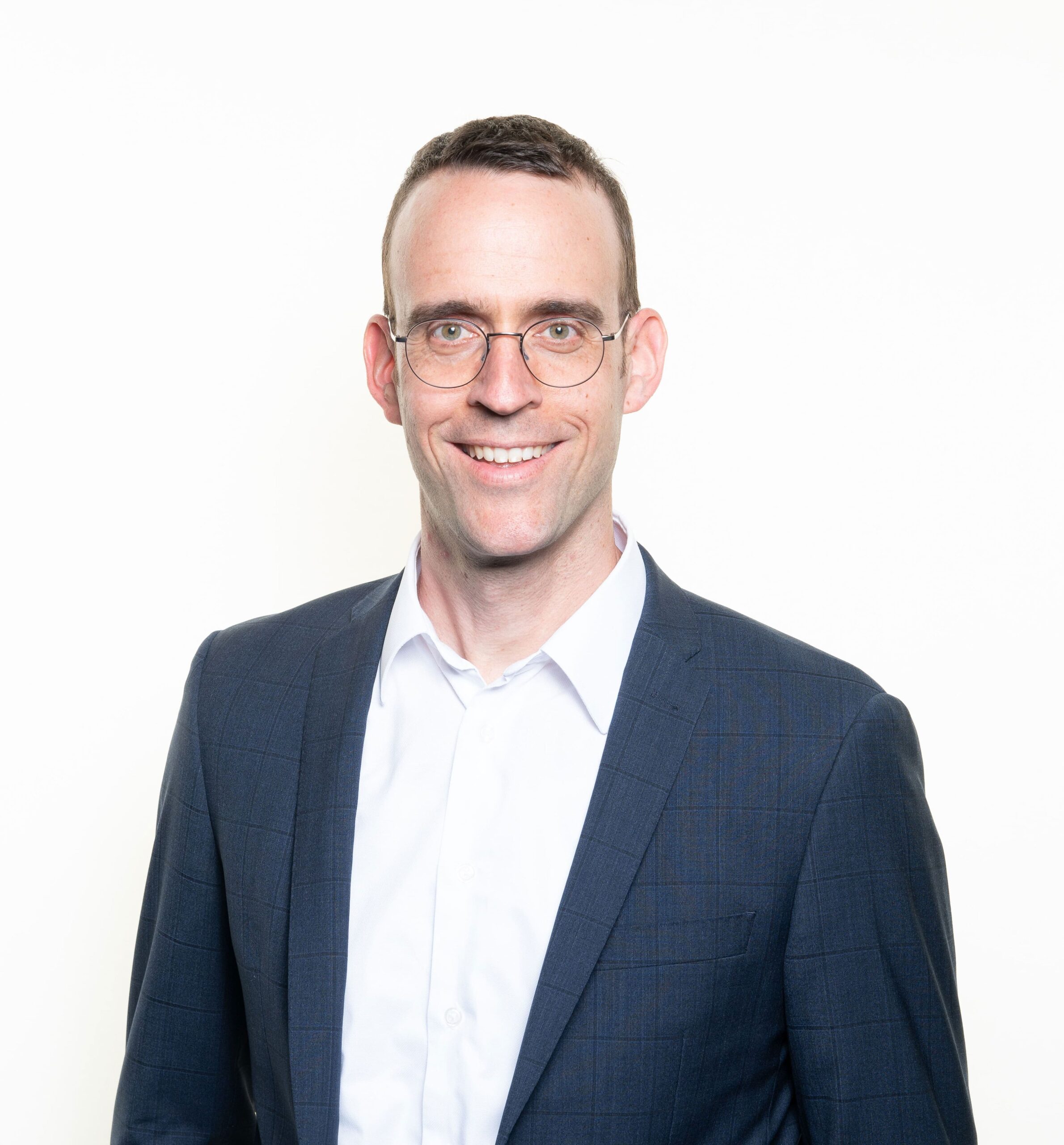 KMU-0012_hochformat-min